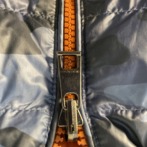 Michael Kors Mens Large Reversible Blue Camo & Orange Down Vest - Picture 5 of 11